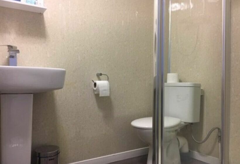 The Huddersfield Hotel