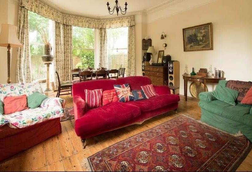 Резиденция Kynsham House