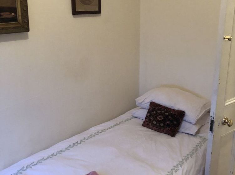 Резиденция Kynsham House