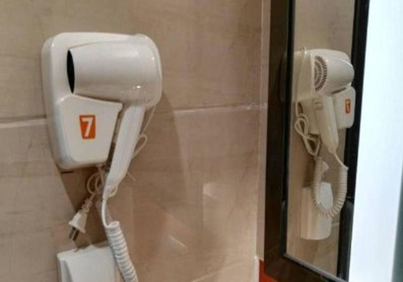 호텔 7 Days Inn Premium Zaozhuang Tengzhou Xueyuan Middle Road Highspeed Railway Branch