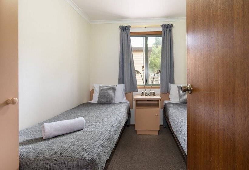 בית מלון כפרי Adelaide Caravan Park   Aspen Holiday Parks