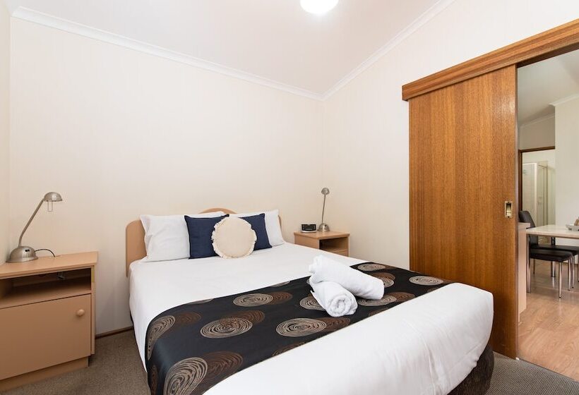 בית מלון כפרי Adelaide Caravan Park   Aspen Holiday Parks