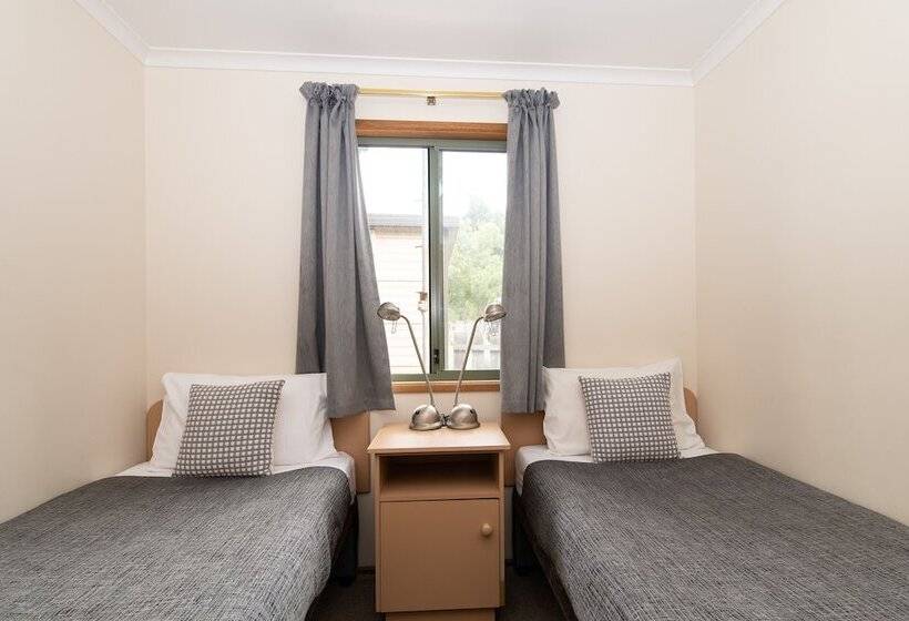 בית מלון כפרי Adelaide Caravan Park   Aspen Holiday Parks