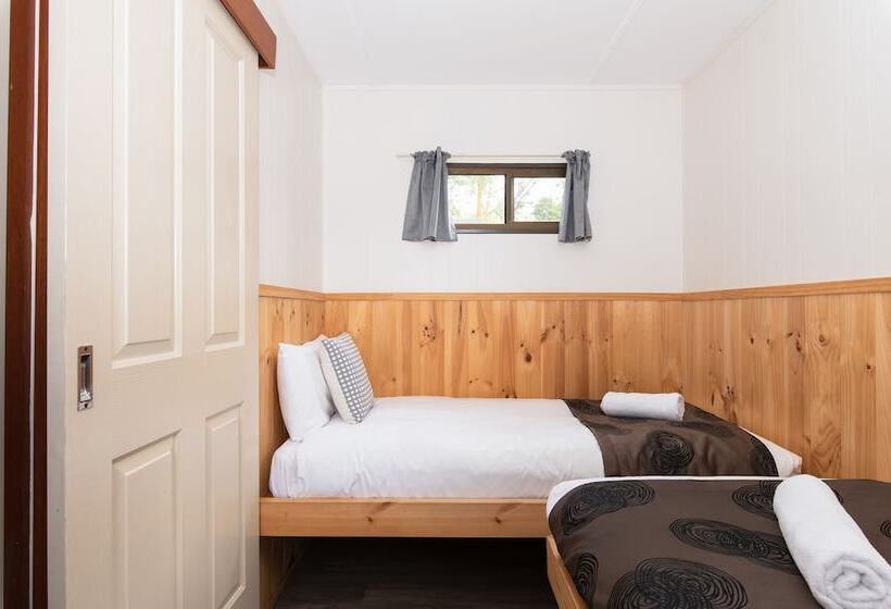 בית מלון כפרי Adelaide Caravan Park   Aspen Holiday Parks