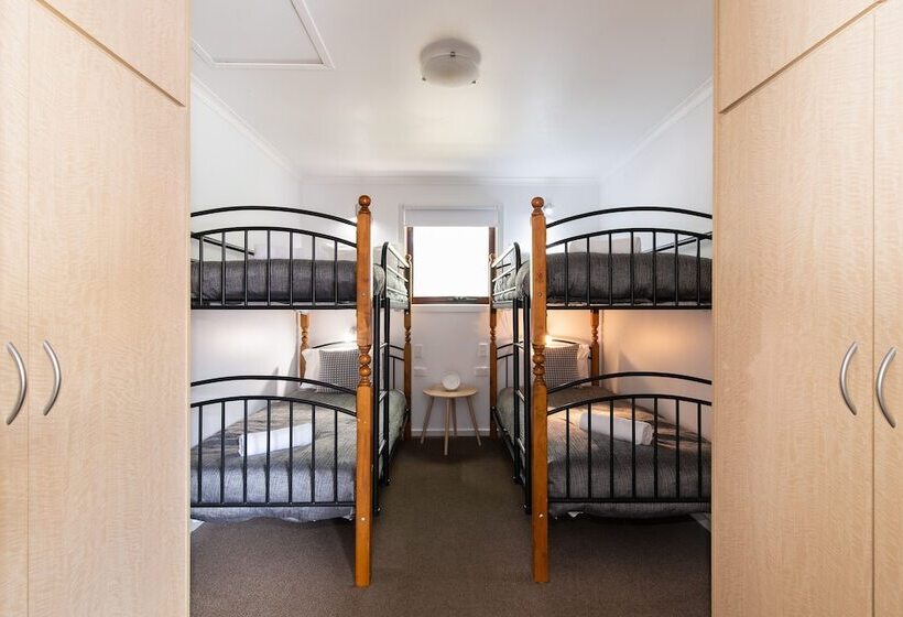 בית מלון כפרי Adelaide Caravan Park   Aspen Holiday Parks