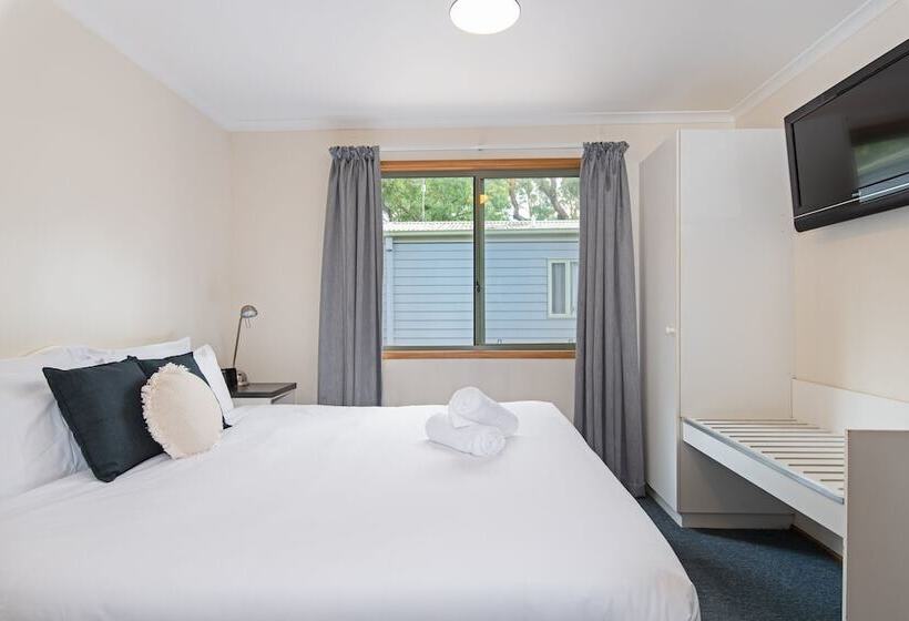 בית מלון כפרי Adelaide Caravan Park   Aspen Holiday Parks