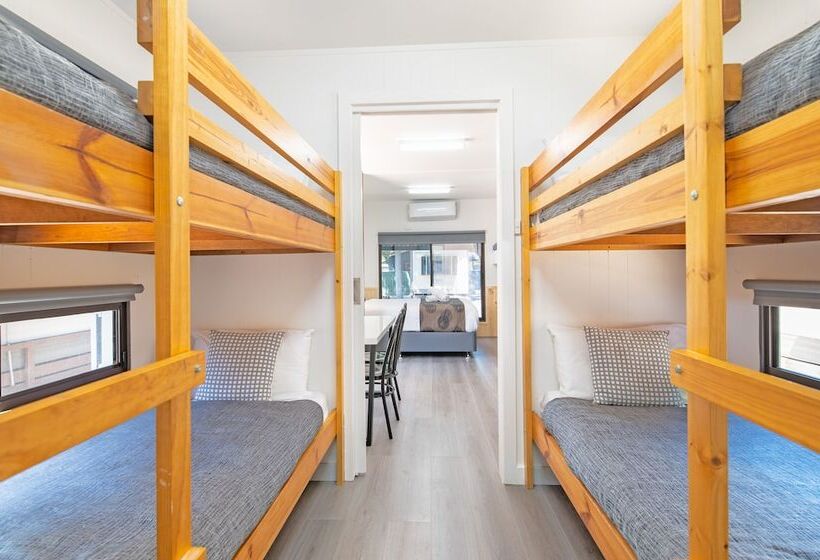 בית מלון כפרי Adelaide Caravan Park   Aspen Holiday Parks