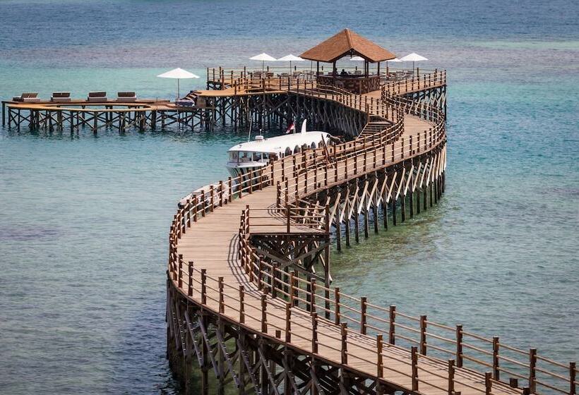 فندق Ayana Komodo Waecicu Beach