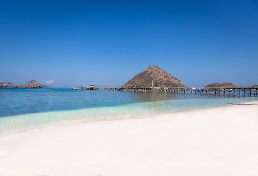 فندق Ayana Komodo Waecicu Beach
