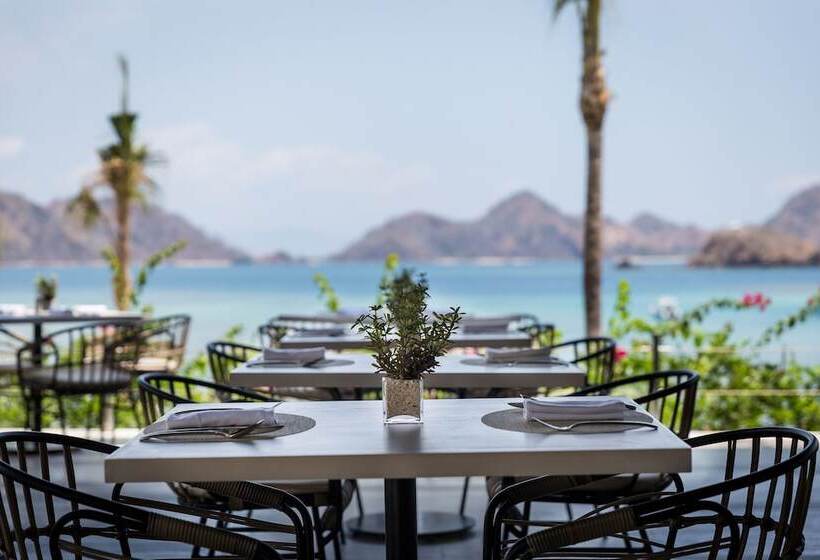 فندق Ayana Komodo Waecicu Beach