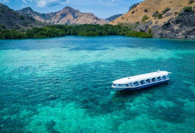 فندق Ayana Komodo Waecicu Beach