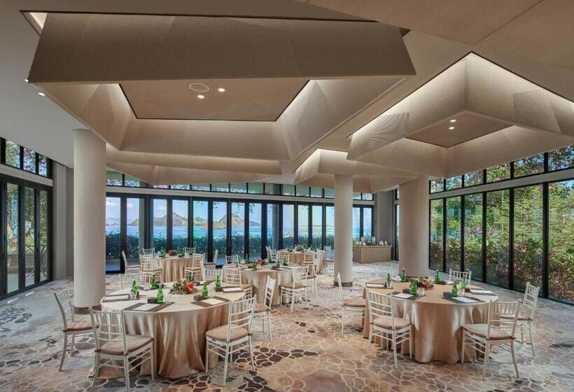 فندق Ayana Komodo Waecicu Beach