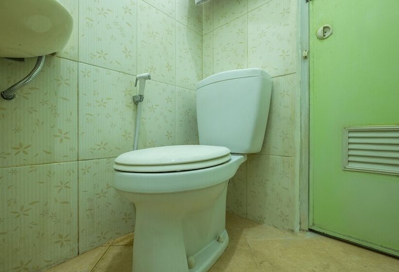 Отель Cemara Residence By Oyo Rooms