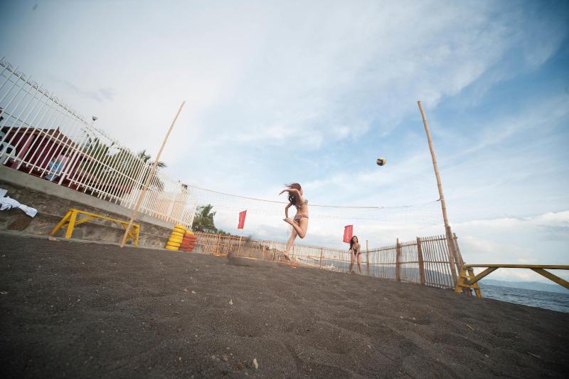 בית מלון כפרי Cml Beach Resort & Water Park