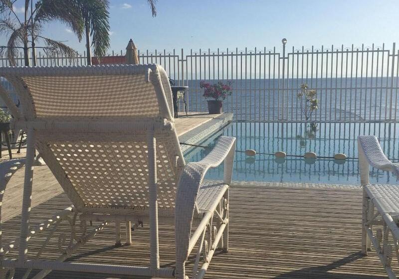 בית מלון כפרי Cml Beach Resort & Water Park