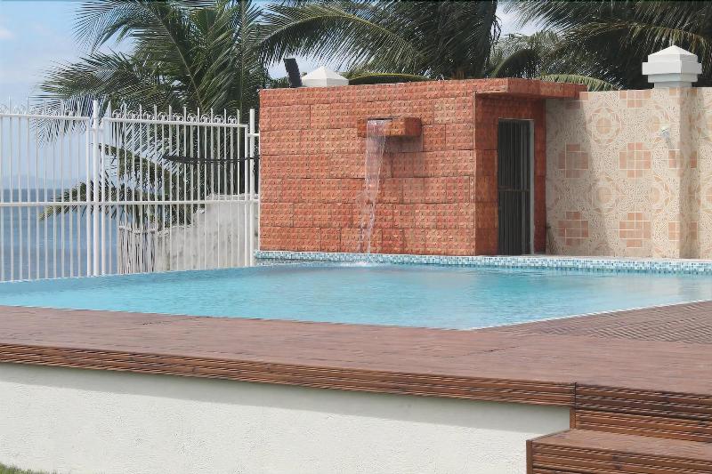 בית מלון כפרי Cml Beach Resort & Water Park