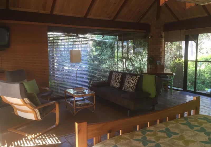 Отель Dunsborough Ridge Retreat