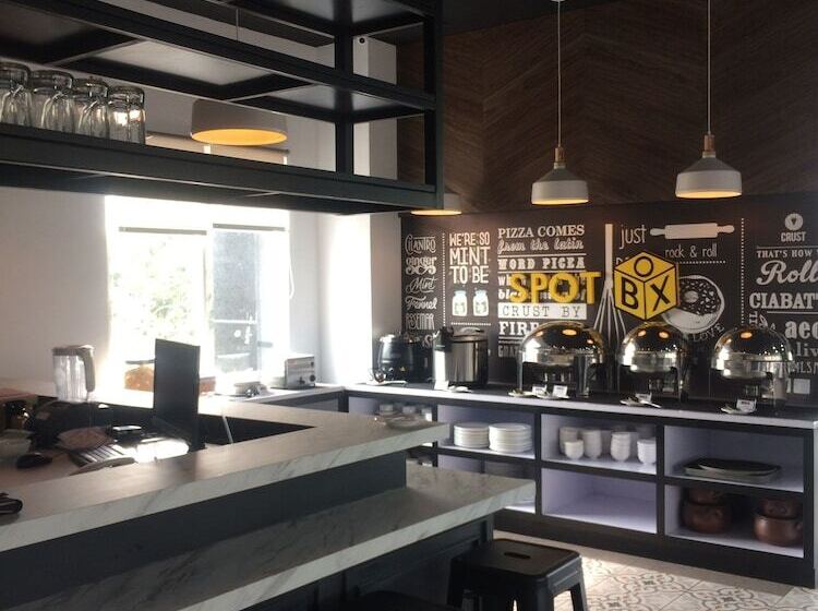 فندق Front One Inn Kediri