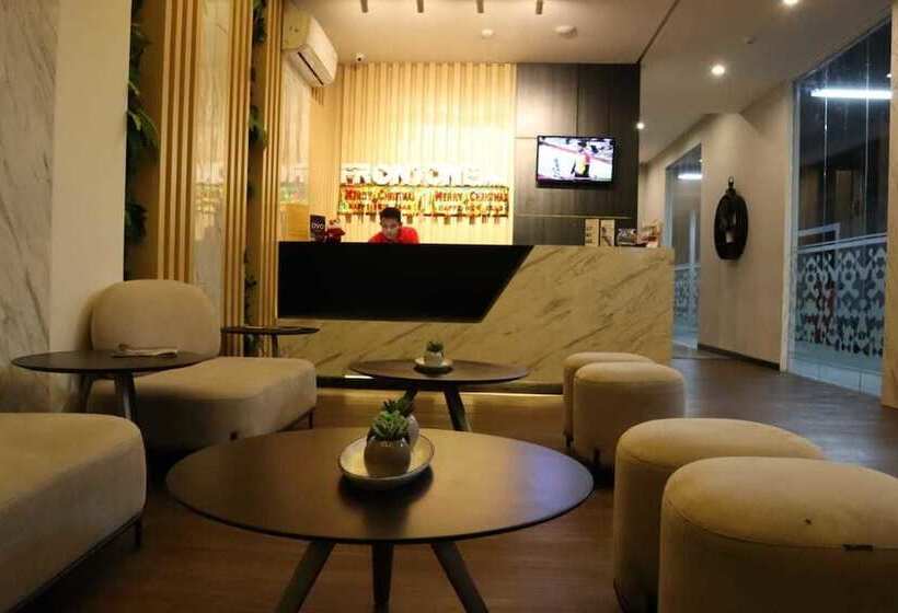 فندق Front One Inn Kediri