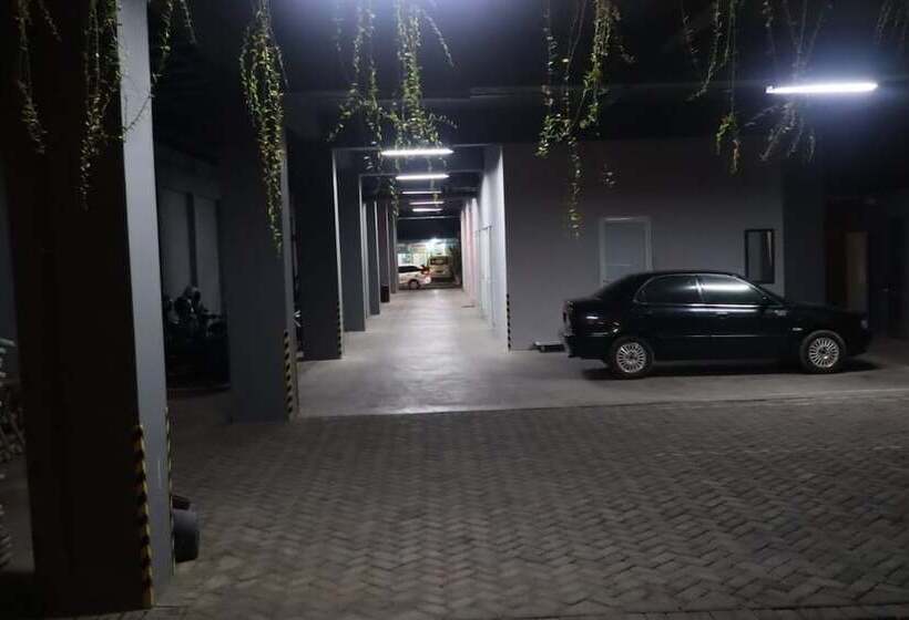 فندق Front One Inn Kediri