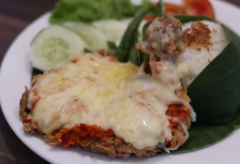 فندق Front One Inn Kediri