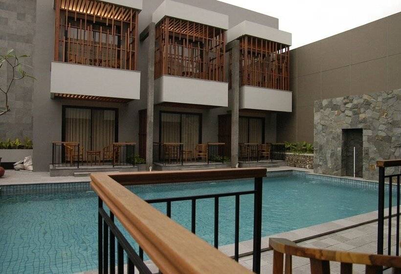 Grand Laguna Hotel & Villa