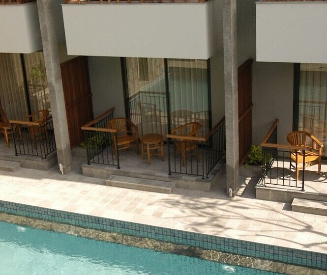 Grand Laguna Hotel & Villa