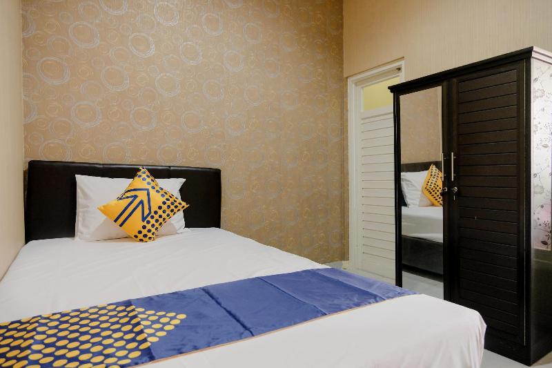 בית מלון כפרי Spot On 1878 Griya Bunda Family