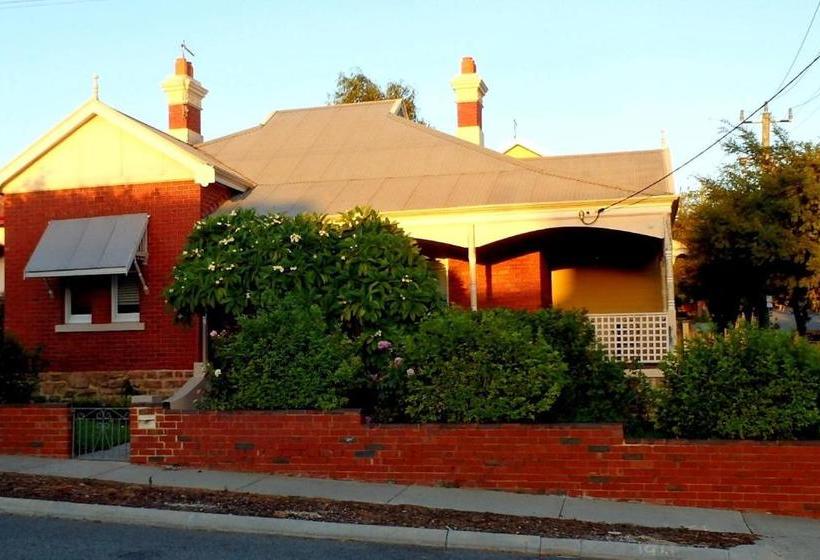 فندق Hamptons Inn Bed & Breakfast