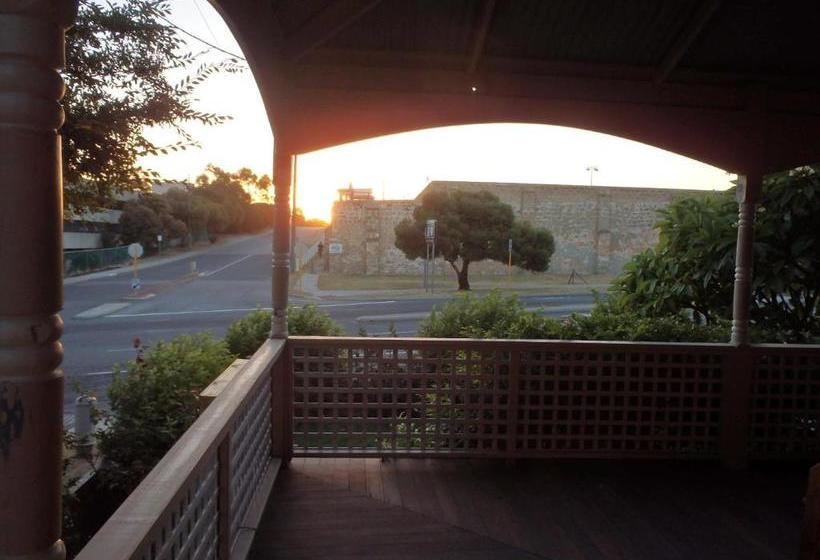 فندق Hamptons Inn Bed & Breakfast