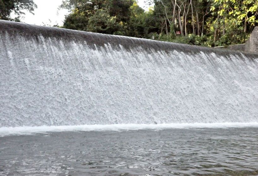 هتل Hau Eco Lodges Citumang Pangandaran