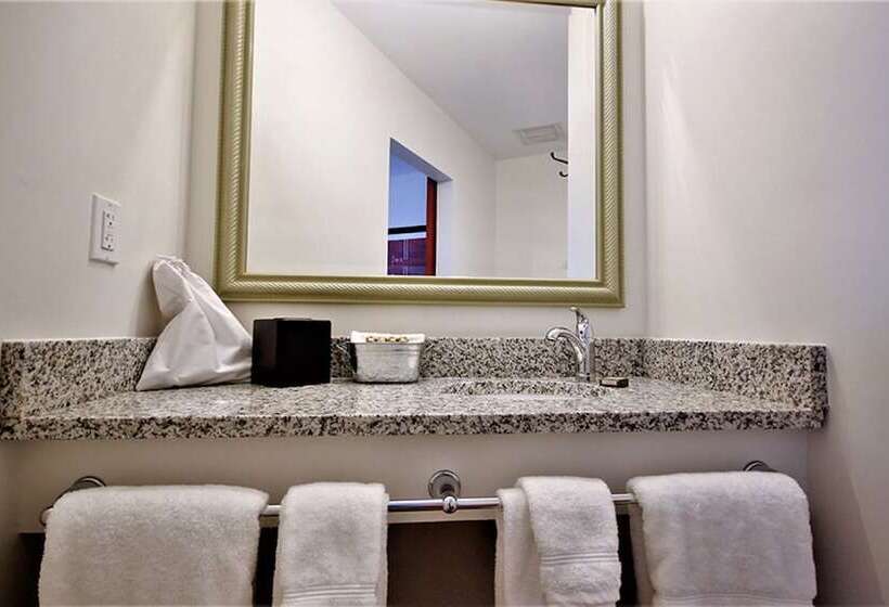 Отель Inn On Water Street