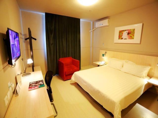 Отель Jinjiang Inn Kaifeng Longting Scenic Spot