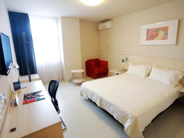 Отель Jinjiang Inn Kaifeng Longting Scenic Spot