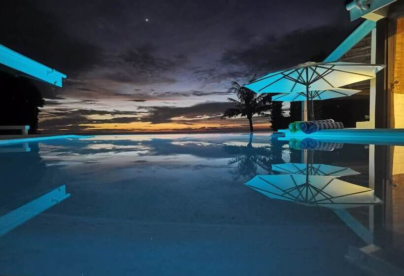 هتل Kawayan Holiday Resort