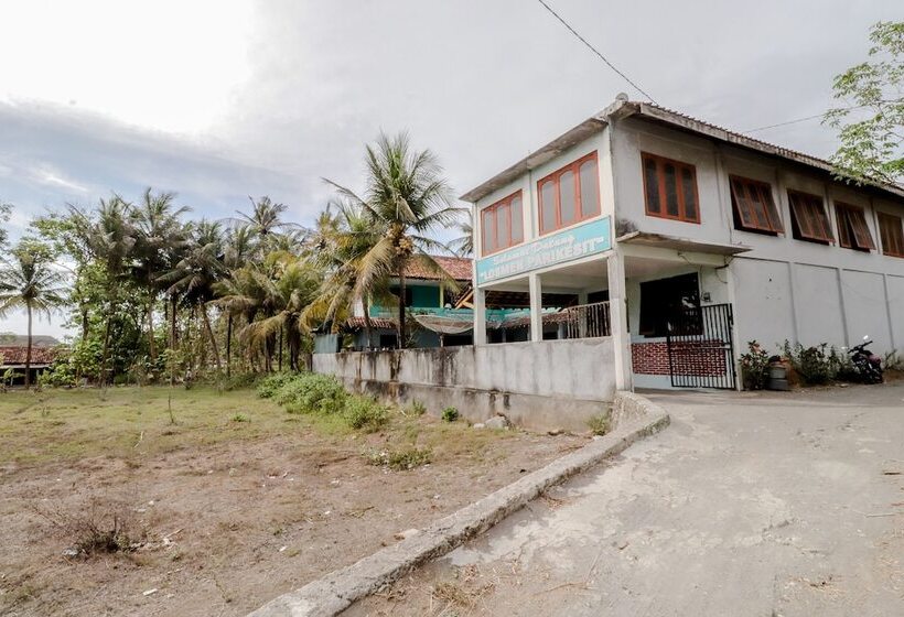 בית מלון כפרי Losmen Parikesit