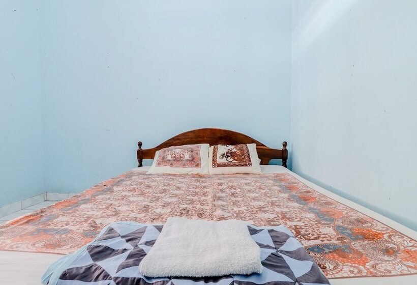 בית מלון כפרי Losmen Parikesit