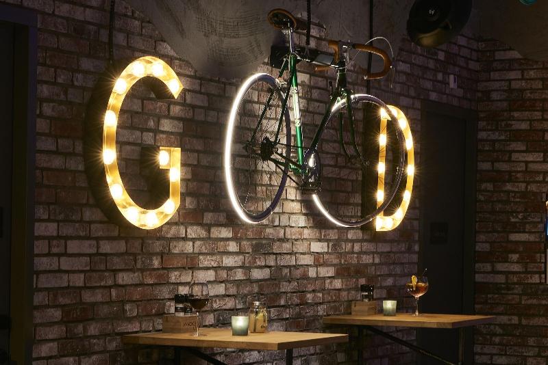 هتل Moxy Amsterdam Schiphol Airport