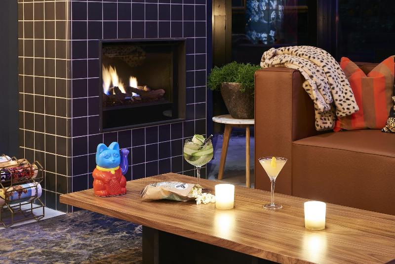 هتل Moxy Amsterdam Schiphol Airport