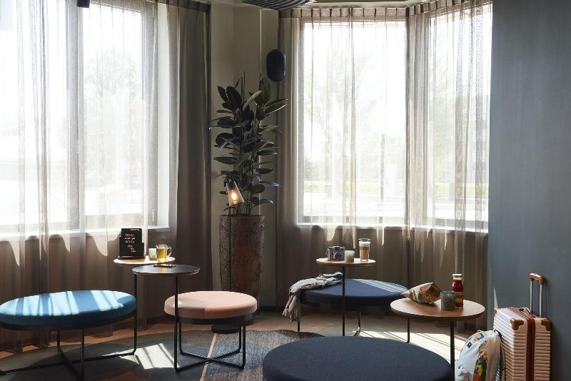 هتل Moxy Amsterdam Schiphol Airport
