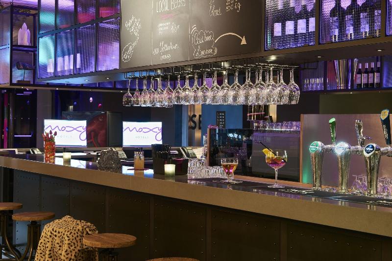 هتل Moxy Amsterdam Schiphol Airport