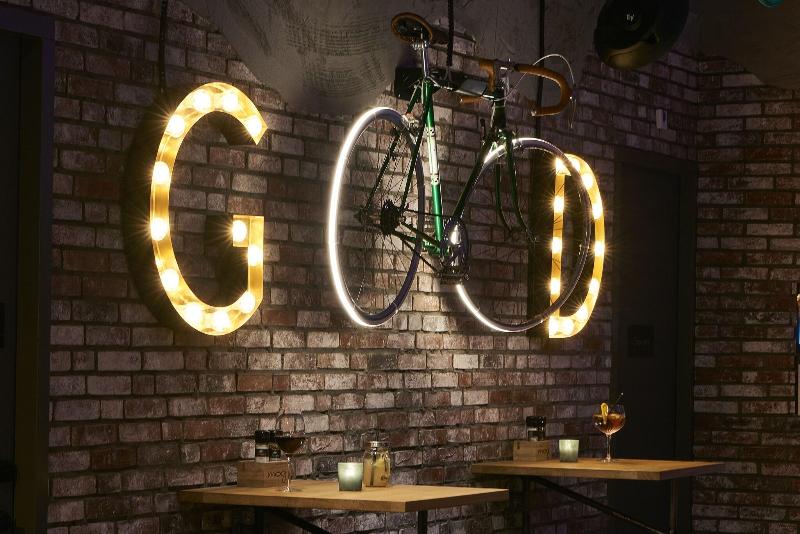 هتل Moxy Amsterdam Schiphol Airport