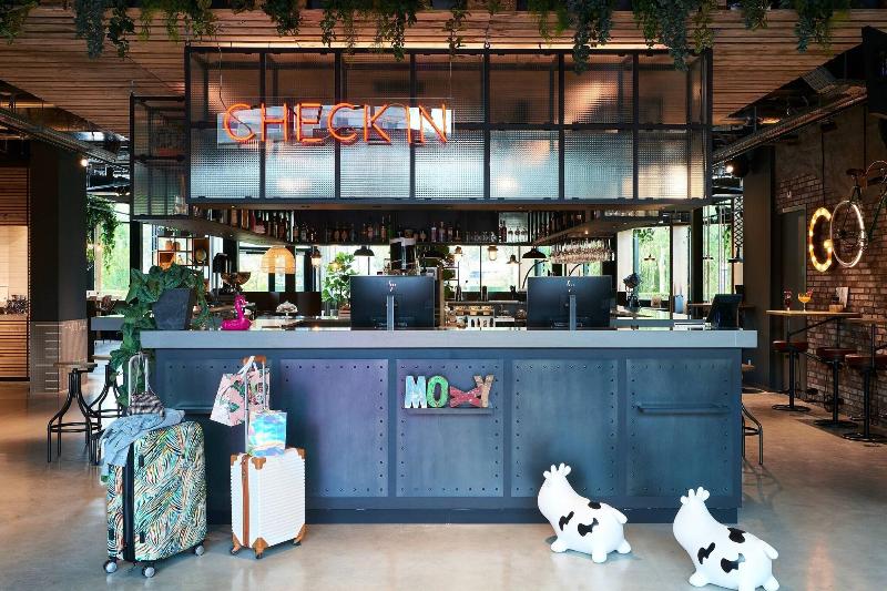 هتل Moxy Amsterdam Schiphol Airport