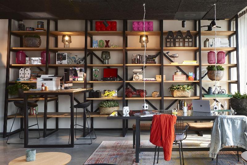 هتل Moxy Amsterdam Schiphol Airport