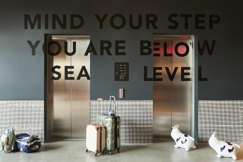 هتل Moxy Amsterdam Schiphol Airport