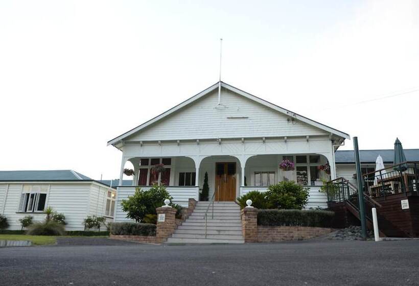 Отель Okoroire Hot Springs