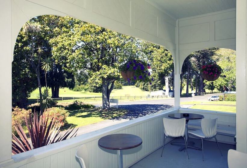 Отель Okoroire Hot Springs