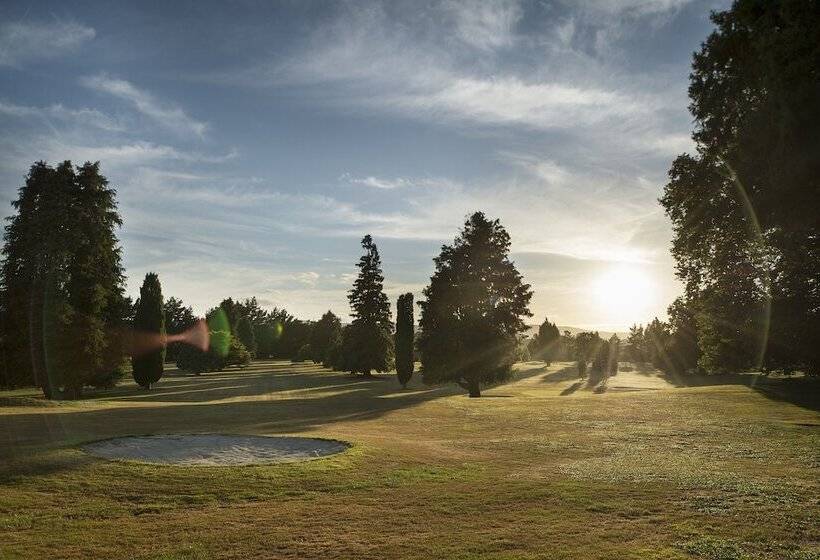Отель Okoroire Hot Springs