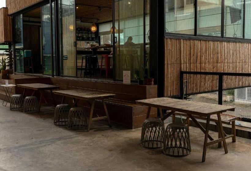 בית מלון כפרי Pakchong Center Poshtel