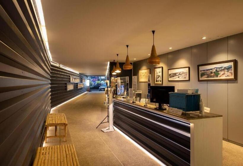 בית מלון כפרי Pakchong Center Poshtel